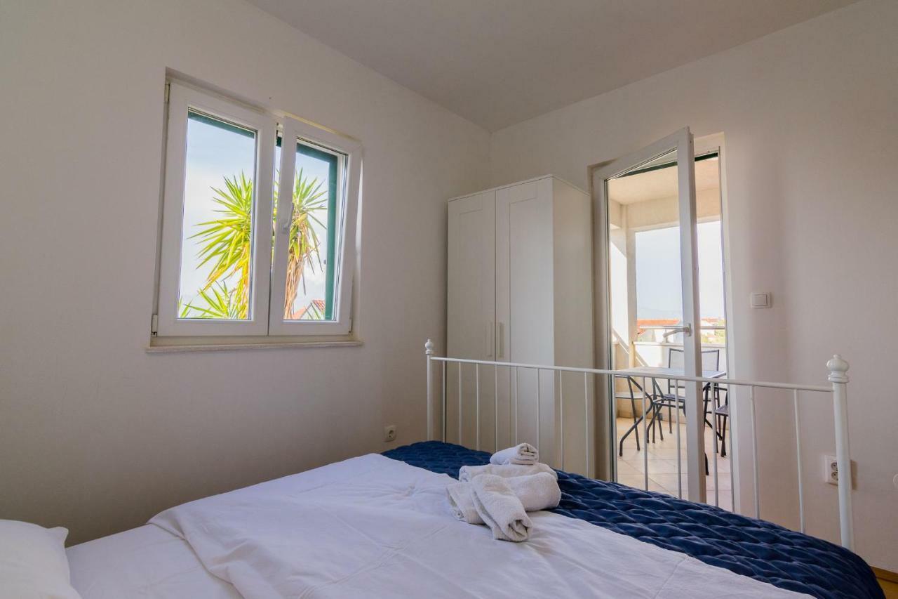 Apartman Emil Supetar Exterior foto